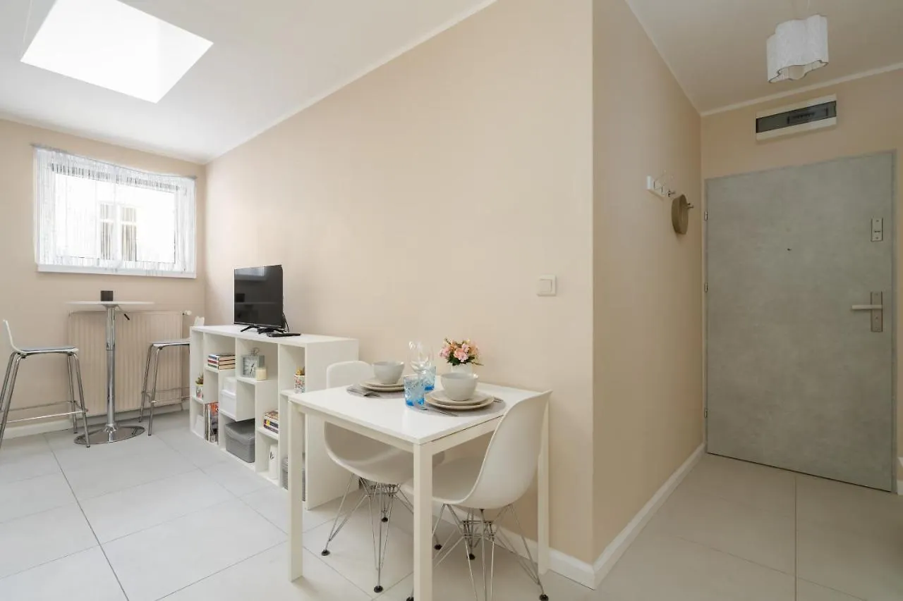 Comfortable Studio For 2 In Poznan Near The Market And Park By Noclegi Renters